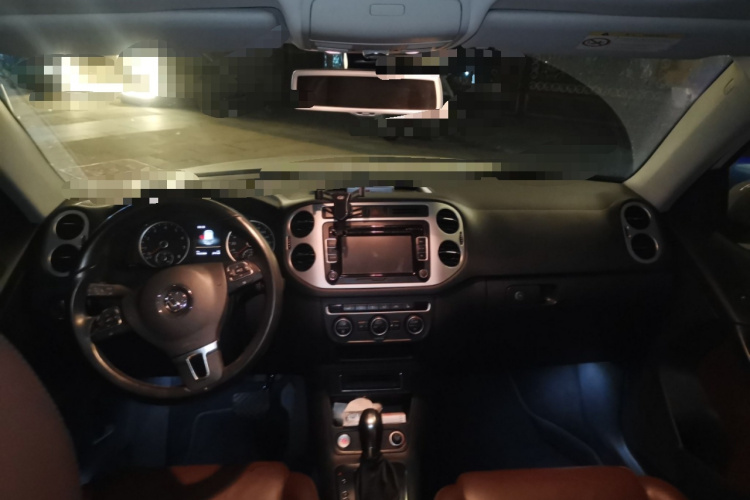 大众 途观 2016款 300TSI 自动四驱豪华版中控内饰12