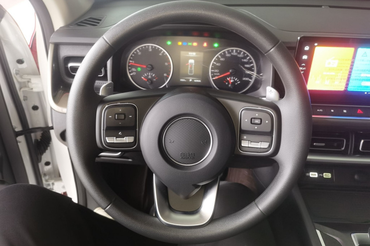 长城 炮 2023款 2.0T商用版自动柴油两驱精英型长箱GW4D20M局部细节13