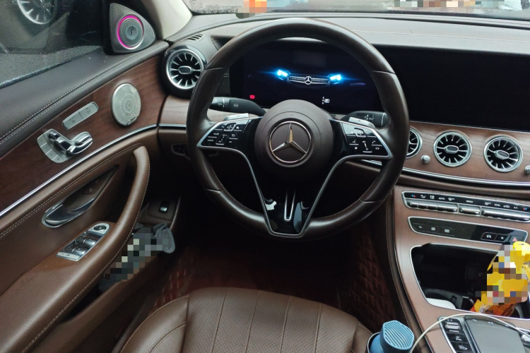 奔驰E级 2022款 改款三 E 300 L 时尚型中控内饰13