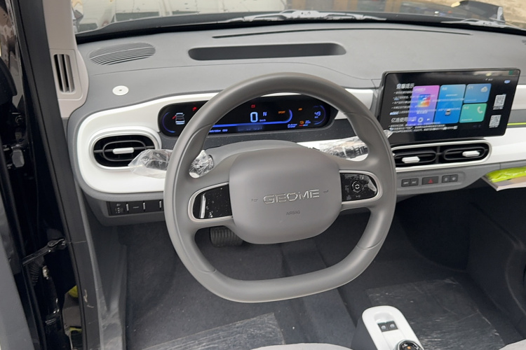 吉利汽车 2025款 210km 熊猫卡丁局部细节13