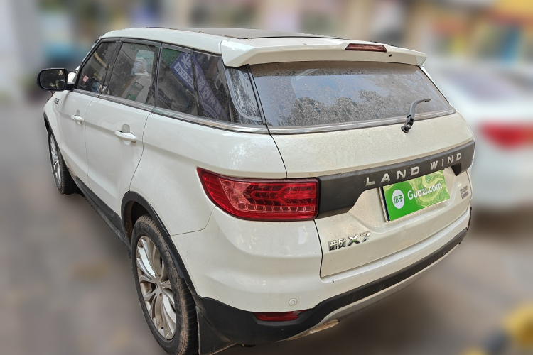 陆风X7 2016款 2.0T 全景尊贵版车身外观5