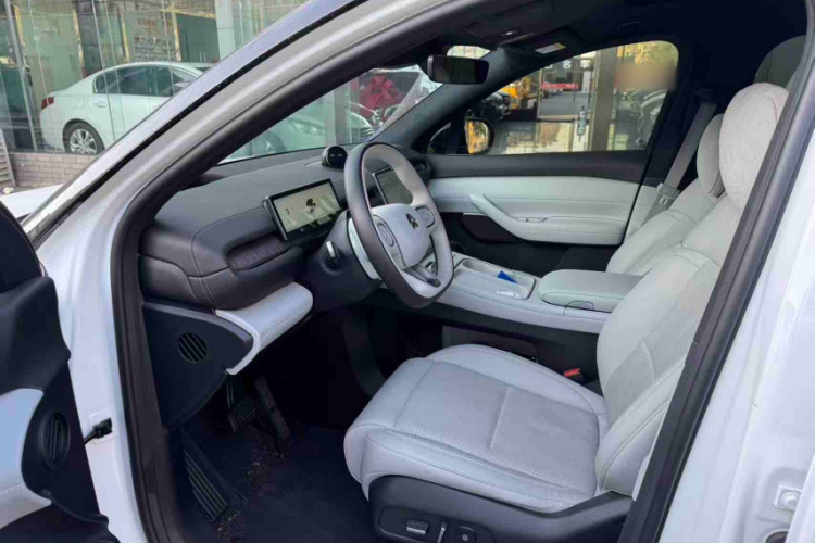 蔚来ES6 2024款 75kWh中控内饰7002