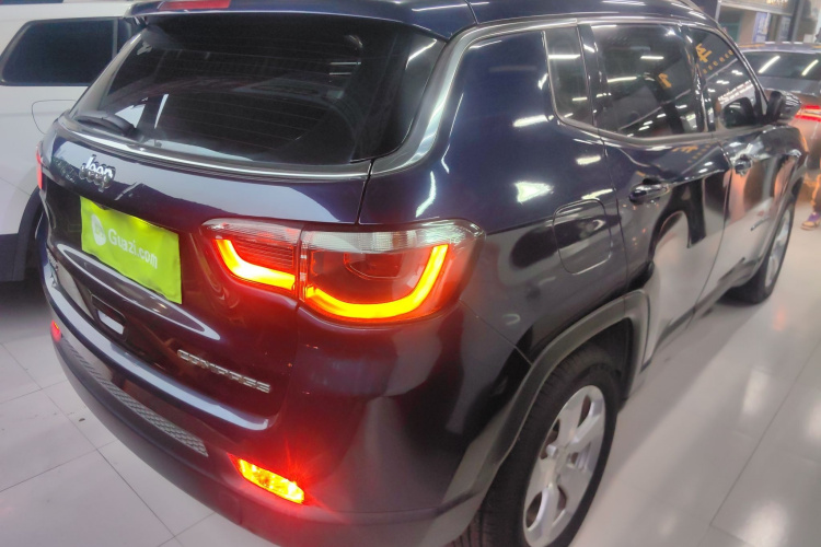 Jeep 指南者 2020款 220T 自动领先版车身外观6005