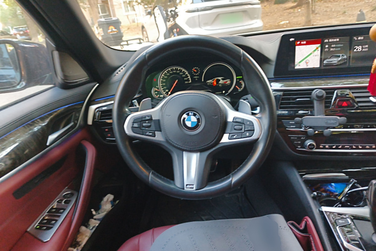 宝马5系 2018款 改款 530Li 尊享型 M运动套装中控内饰13