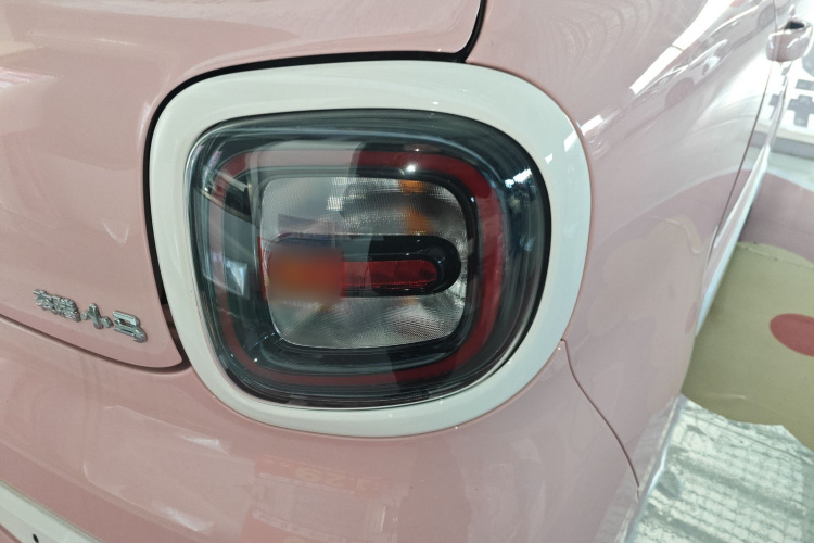 奔腾小马 2025款 222km 灵动马车身外观9