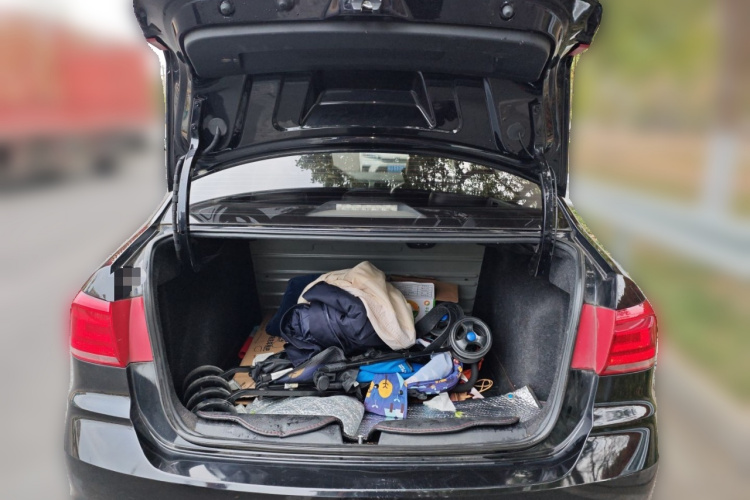 大众 桑塔纳 2016款 1.6L 手动风尚版中控内饰23