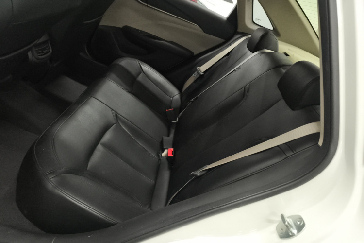 别克 英朗 2019款 15T 双离合进取型 国VI中控内饰21