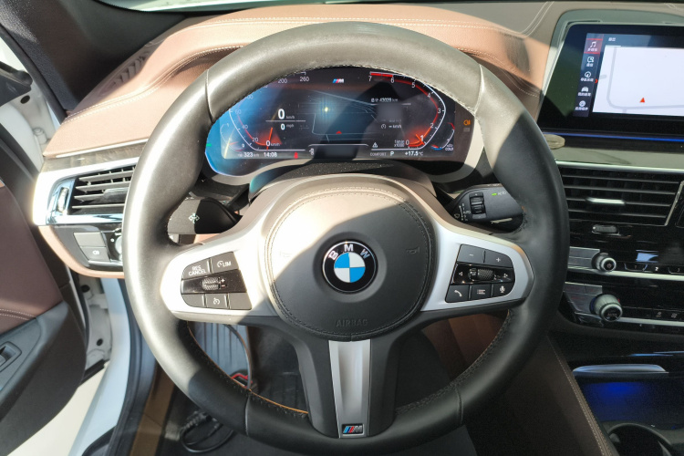 宝马5系 2020款 525Li M运动套装中控内饰13