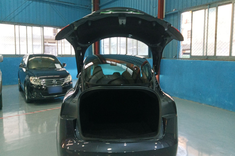 特斯拉 Model 3 2023款 后轮驱动版机舱底盘23