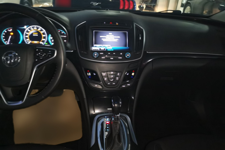 别克 君威 2015款 1.6T 精英技术型局部细节16