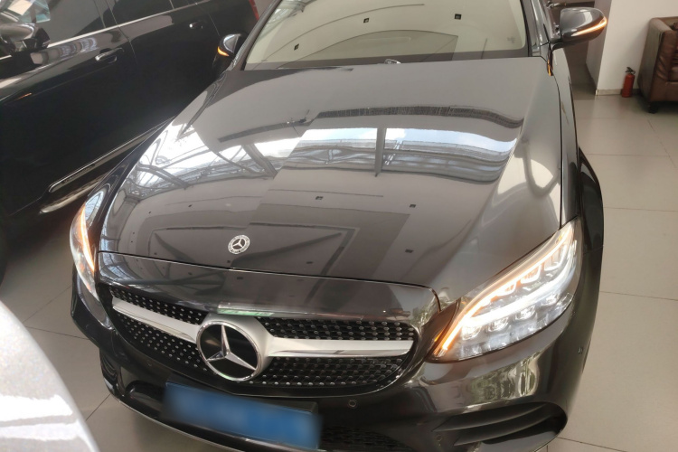 奔驰C级 2020款 改款 C 200 L 时尚型运动版车身外观2