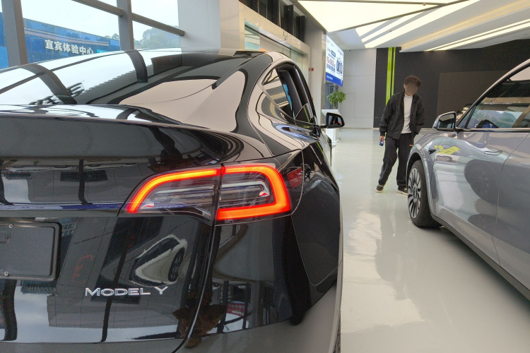 特斯拉 Model Y 2021款 标准续航后驱版车身外观6006