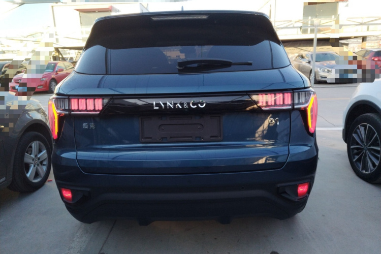 领克01 2017款 2.0T 两驱耀Pro版车身外观6