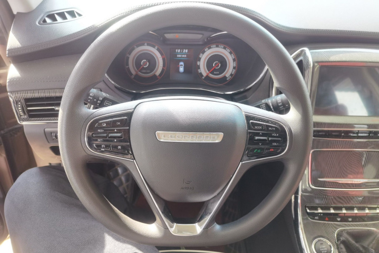 猎豹汽车 猎豹CS9 2017款 1.5L 手动风尚型中控内饰13