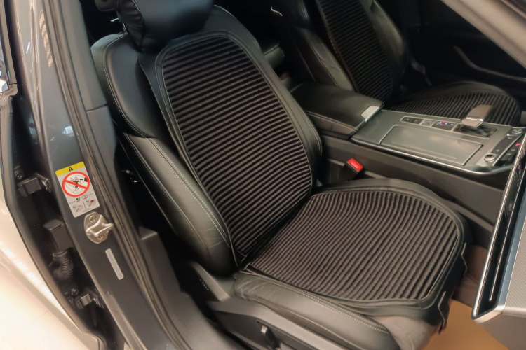 奥迪A6L 2019款 40 TFSI 豪华动感型局部细节41