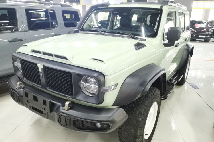 坦克300 2023款 2.0T 铁骑02车身外观1