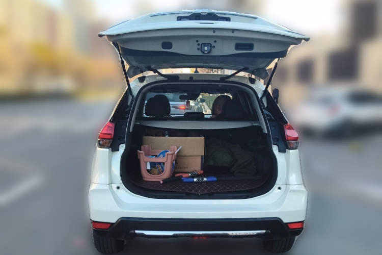 日产 奇骏 2019款 2.0L CVT舒适版 2WD中控内饰23