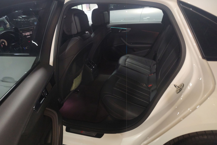 奥迪A4L 2024款 40 TFSI 豪华动感型中控内饰7004