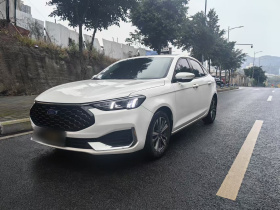 福特 福睿斯 2021款 1.5L 自动钻石版