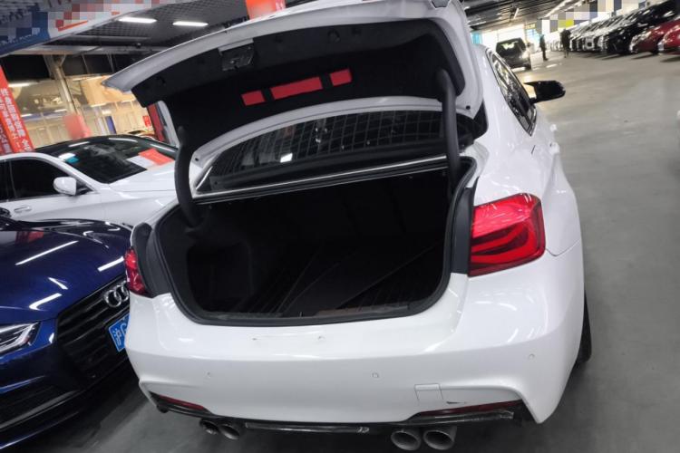 宝马3系 2017款 320i M运动型局部细节23