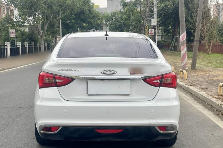 奇瑞 艾瑞泽5 2019款 1.5L 手动自在版 国V车身外观6002