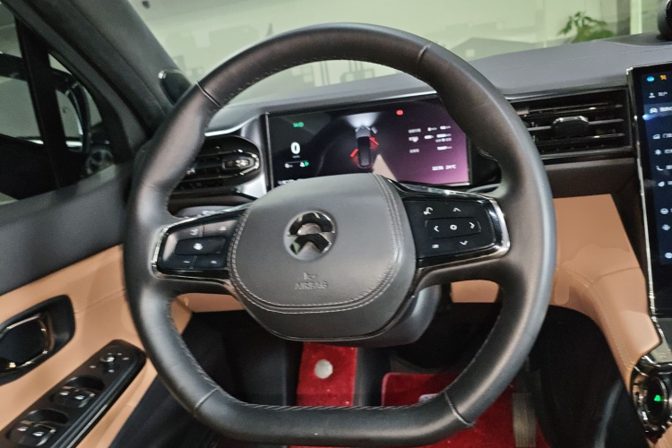 蔚来ES8 2022款 75kWh 六座版中控内饰13