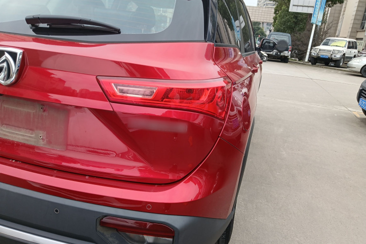 宝骏530 2021款 全球车周年纪念版 1.5T 手动豪华型 7座车身外观9