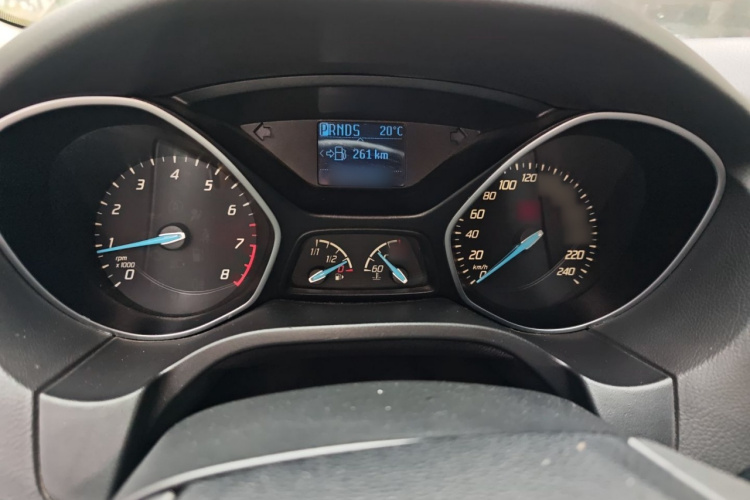 福特 福克斯 2012款 三厢 1.6L 自动风尚型局部细节14