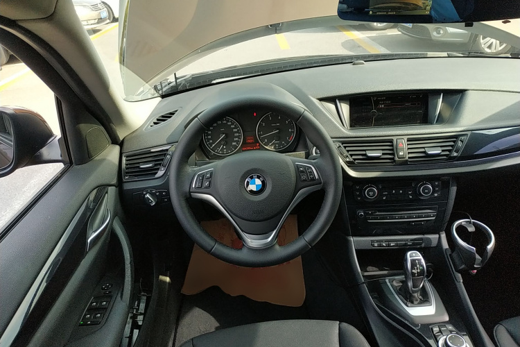 宝马X1 2015款 sDrive18i 领先晋级版中控内饰13