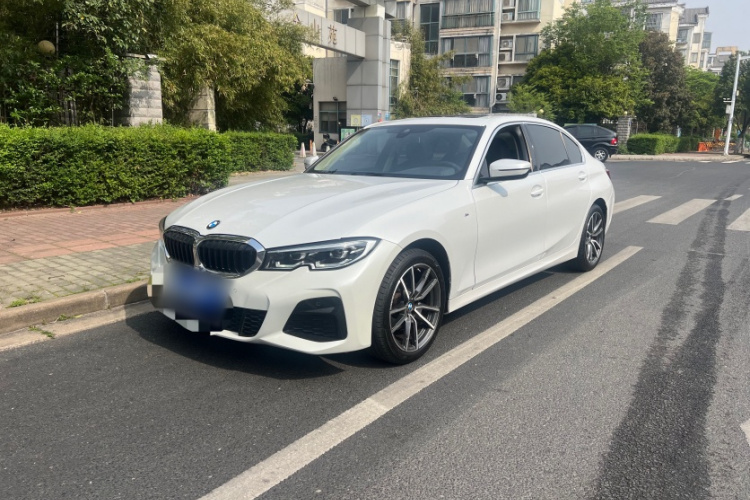 宝马3系 2022款 325Li M运动套装车身外观1