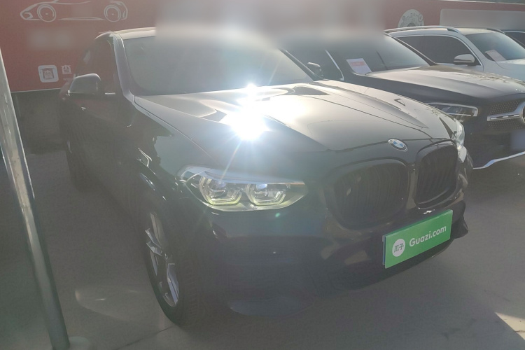 宝马X4 2019款 xDrive25i M运动套装车身外观3