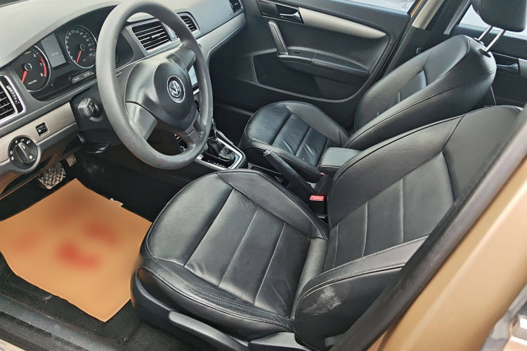 大众 朗逸 2013款 改款 1.4TSI DSG舒适版中控内饰7001