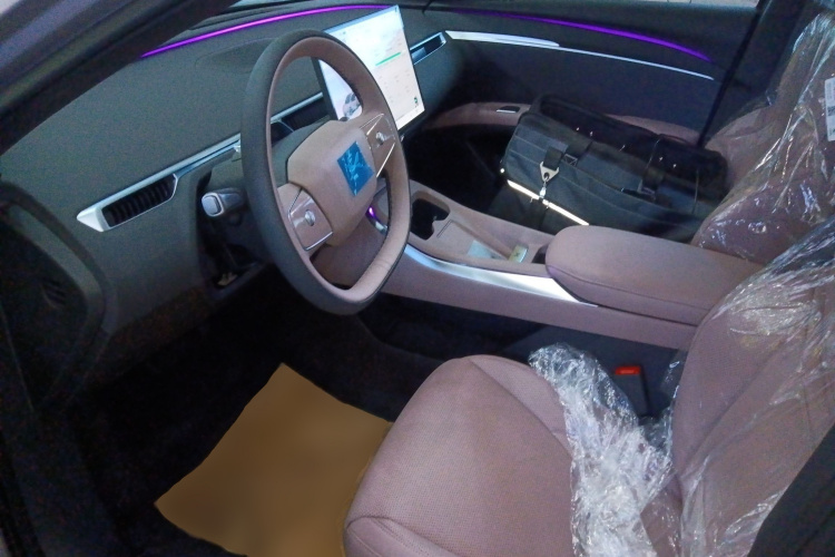 小鹏MONA M03 2025款 620 超长续航 Plus中控内饰19