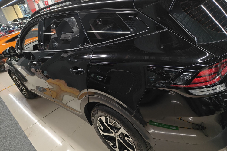 起亚 狮铂拓界 2023款 1.5T 两驱尊贵版车身外观6003