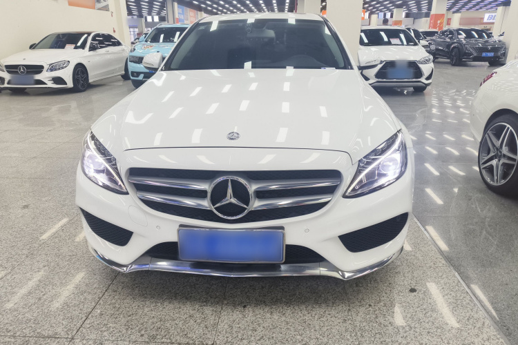 奔驰C级 2017款 C 180 L 运动版车身外观2