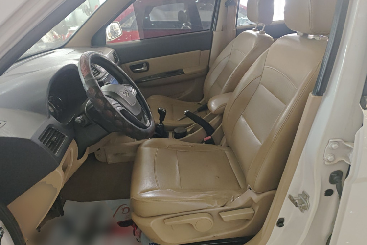 五菱汽车 五菱宏光 2014款 1.2L S舒适型国IV中控内饰19