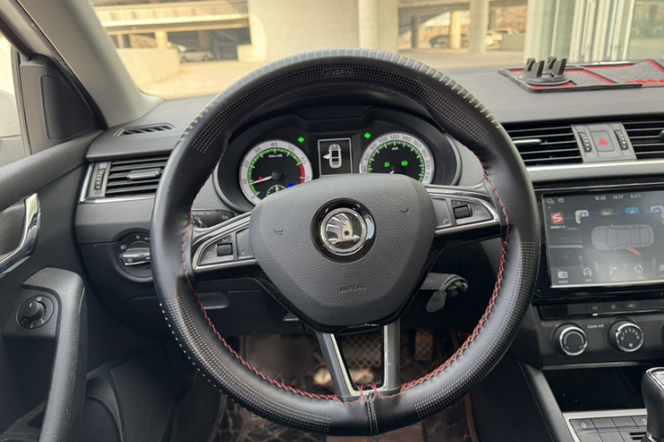 斯柯达 明锐 2018款 1.6L 自动豪华版局部细节13