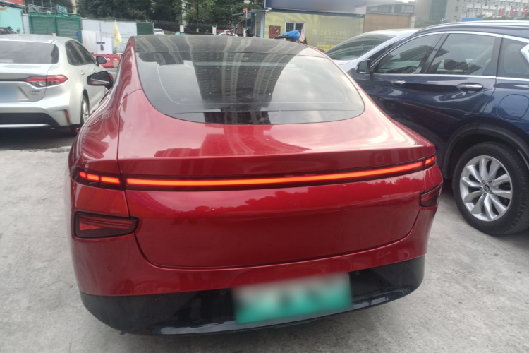 小鹏P7 2020款 后驱长续航智行版车身外观6