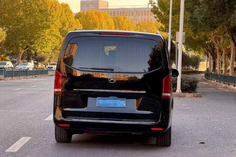 奔驰 威霆 2021款 2.0T 精英版 7座车身外观6006