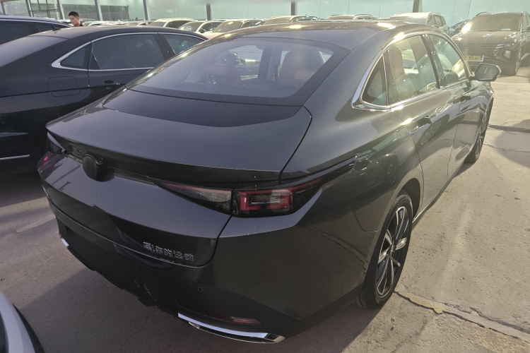 长安 逸动 2024款 1.5T GDI自动 旗舰型车身外观7