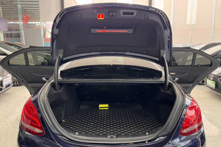 奔驰C级 2018款 C 200 L 运动版中控内饰7011