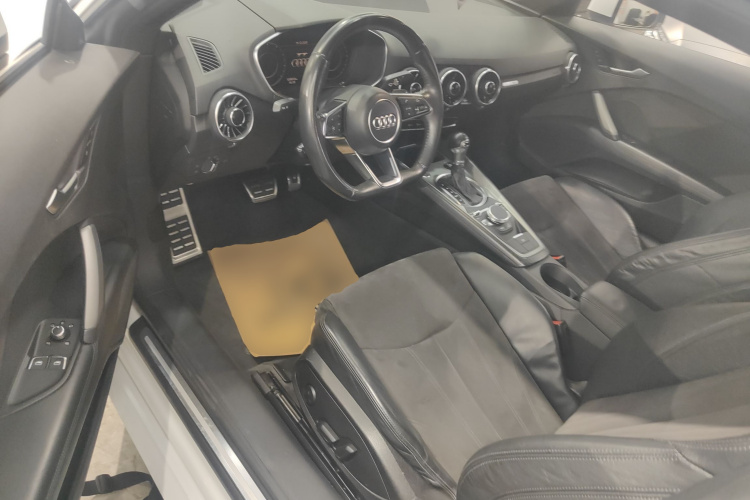 奥迪TT 2015款 TT Coupe 45 TFSI中控内饰7003