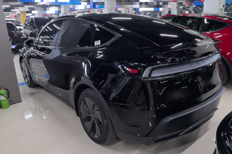特斯拉 Model Y 2025款 后轮驱动版车身外观6005