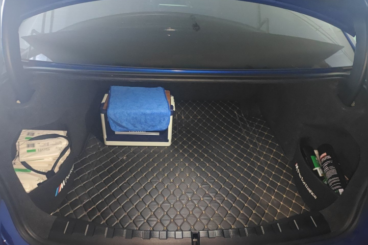 宝马3系 2022款 改款 325Li M运动曜夜套装中控内饰23