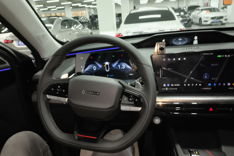 长安欧尚Z6 2022款 蓝鲸 1.5T DCT智领型城市版中控内饰12
