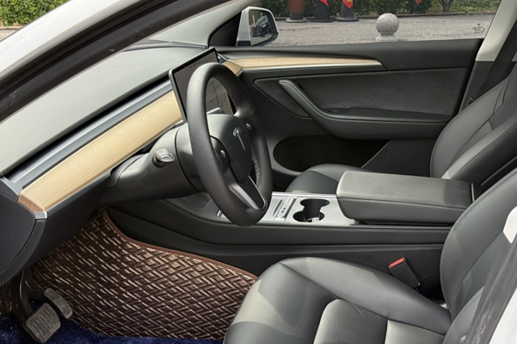 特斯拉 Model Y 2021款 长续航全轮驱动版 3D7中控内饰7002
