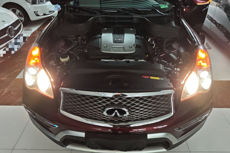 英菲尼迪QX50 2015款 2.5L 舒适版局部细节24