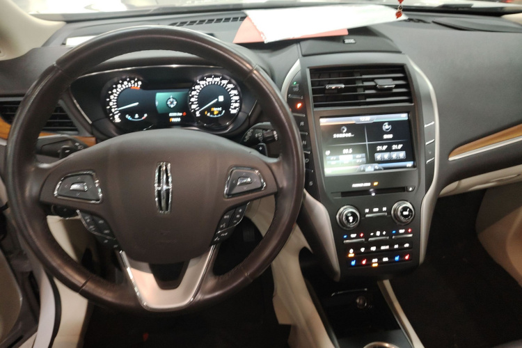 林肯MKC 2014款 2.0T 两驱尊雅版中控内饰7002