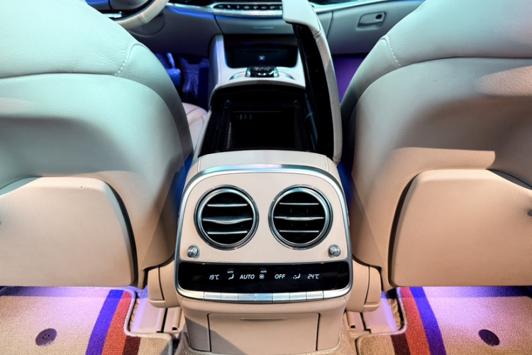 奔驰S级 2014款 S 320 L 商务型中控内饰7009