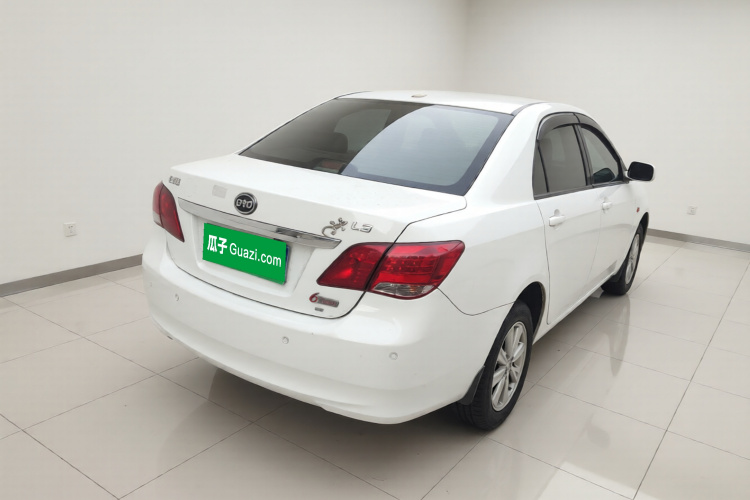 比亚迪L3 2015款 节能版 1.5L 自动舒适型车身外观7